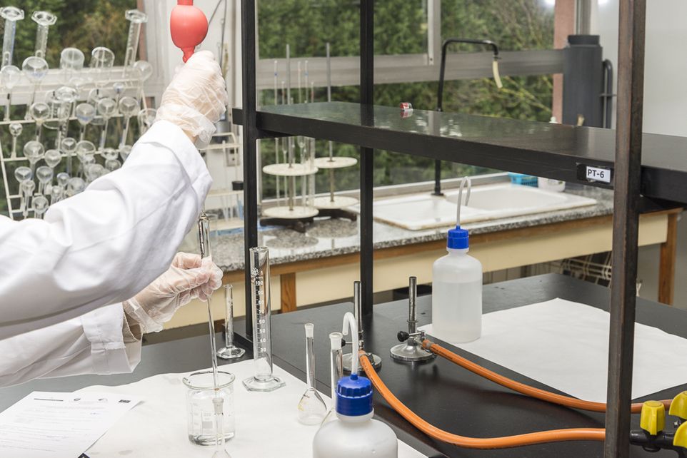 TÉCNICO SUPERIOR EN LABORATORIO CLÍNICO Y BIOMÉDICO