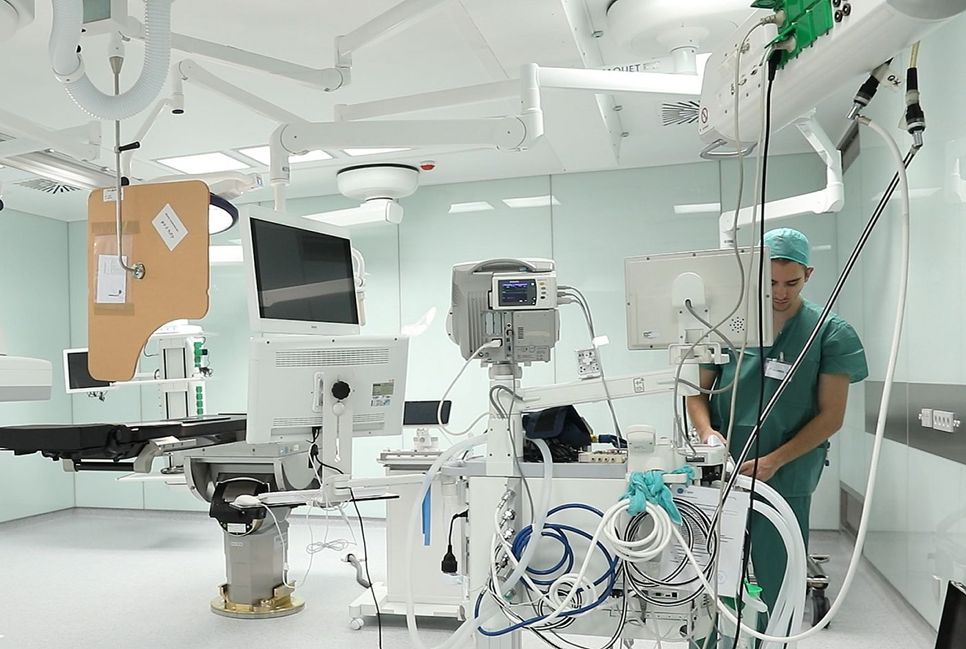 TECNICO SUPERIOR EN ELECTROMEDICNA CLINICA